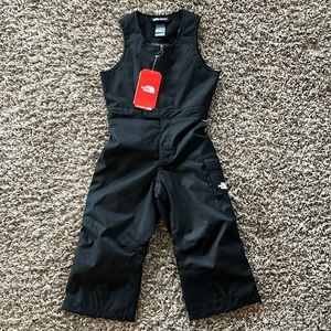 NWT size 4T The North Face Toddler Insulated Bib